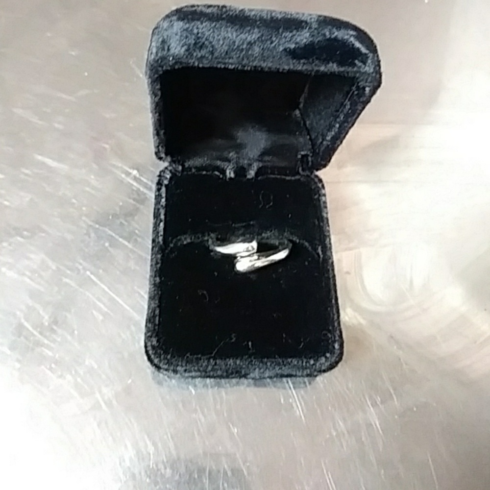 Sterling New Silver Ring (NEW) - Picture 1 of 3